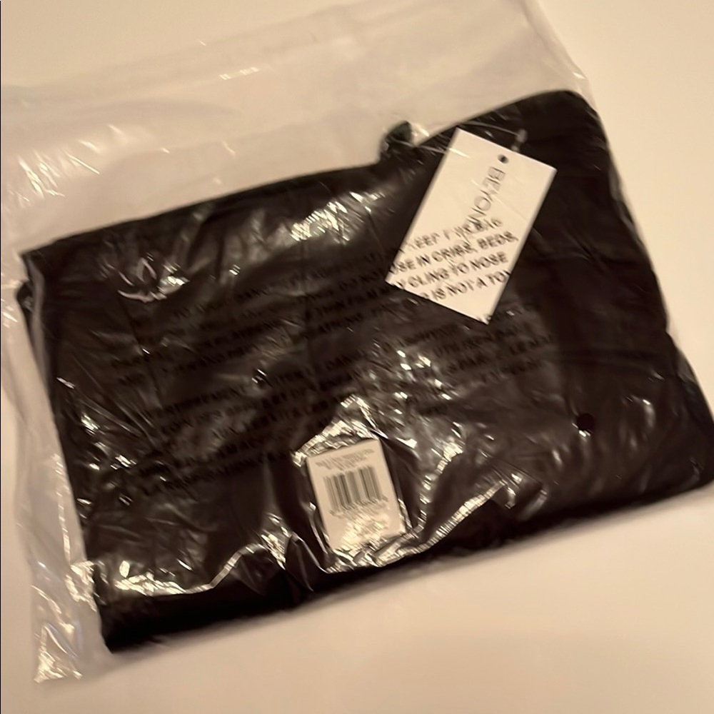 NWT BEYOND YOGA BLACK HIDDEN PICKET INFINITY SCARF